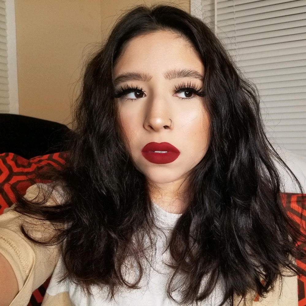 Meet your Posher, Marissa